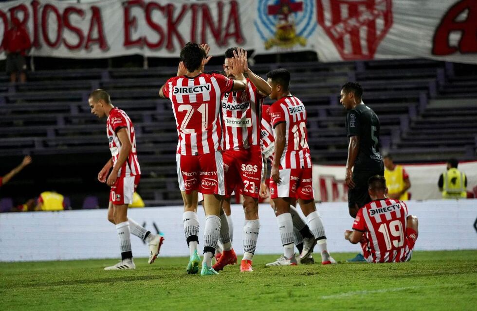Instituto derrotó a Cerro Largo y se quedó con el triangular en Uruguay