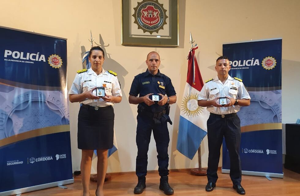 Tres policías de la Departamental Punilla fueron destacados por “actos heroicos de servicio”