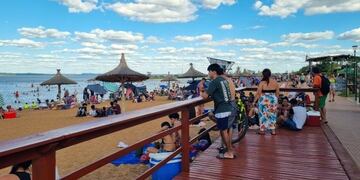 Navidad al aire libre en Misiones: playas, campings y arroyos fueron los lugares escogidos para celebrar.