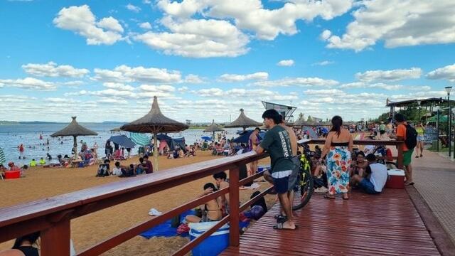 Navidad al aire libre en Misiones: playas, campings y arroyos fueron los lugares escogidos para celebrar.