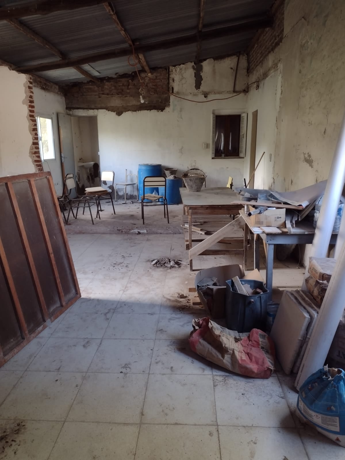 Jóvenes de Envión Reta, levantan su propia Sala de Cine