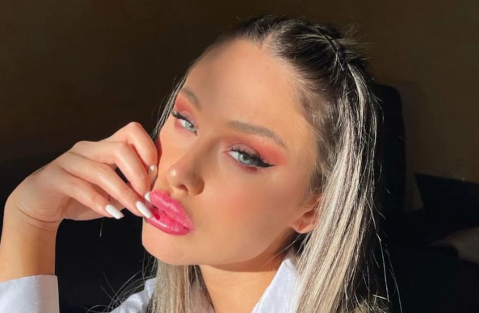 Agustina Añon conquistó a millones de usuarios con su vestido turquesa estilo Barbie