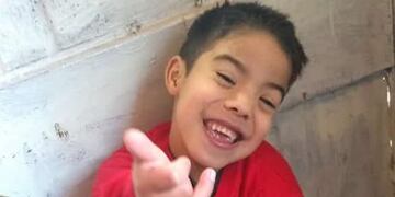 El pequeño puntaltense debe juntar más de 200 mil pesos para operarse de los ojos