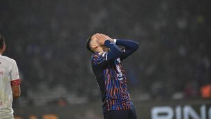 Talleres no lo puede creer. Empató con Unión y dejó pasar una gran chance de acercase a River. El que se lamenta es Nahuel Bustos.