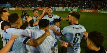 Belgrano goleó a Defensores de Belgrano y está ahí del ascenso. Otra fiesta total en Alberdi. (Javier Ferreyra / La Voz)