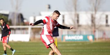 Primera citación para el delantero Martín Comachi, tercer refuerzo en sumarse (Leandro Gómez / Prensa IACC).