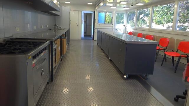 Vecinos de Huerta Grande se capacitarán en panadería y cocina en un Aula Móvil.