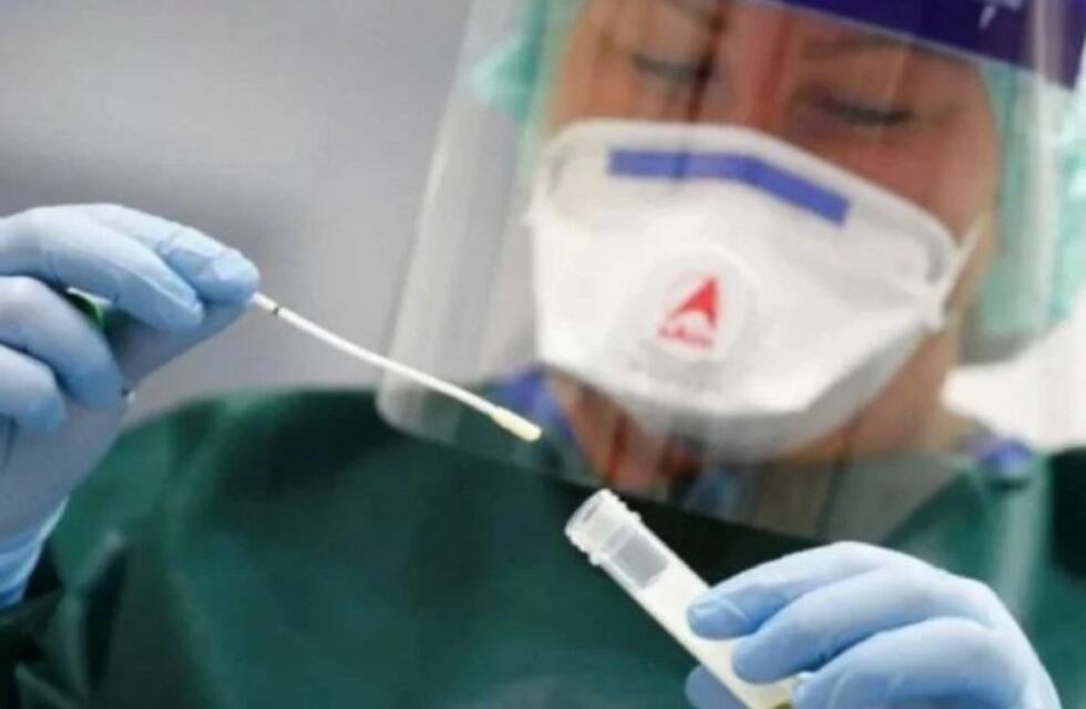 Analizan en Francia una nueva variante de COVID-19