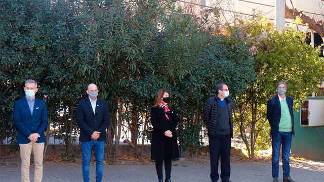 Autoridades en el acto por el 9 de Julio.