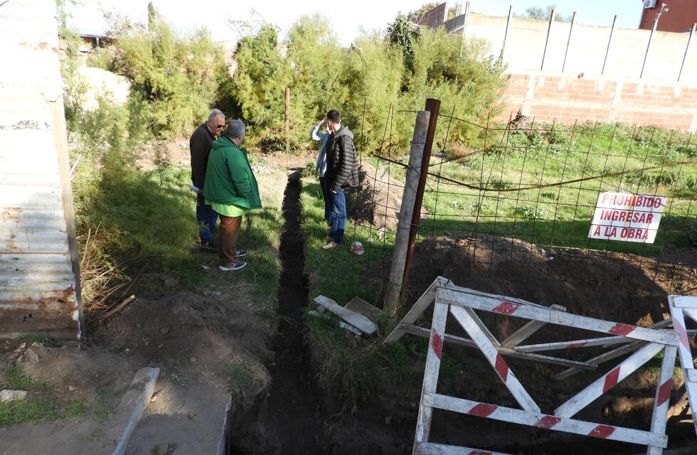 Construcción de desagües pluviales en calle Remedios de Escalada