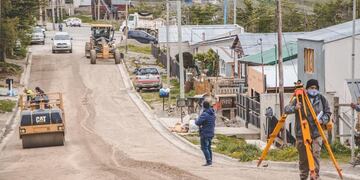 Obras de pavimentación en las calles Lupinos, Calafate y Soberanía Nacional