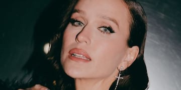 Brenda Gandini lució un look con ultra escote y encendió la noche
