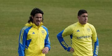 Entre tantas bajas por lesiones, Boca sostendrá ante Talleres su dupla ofensiva: los uruguayos Cavani y Merentiel (Boca).
