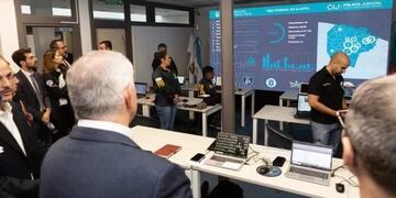 Se trata del padre y hermano del diputado Germán Kiczka, miembro del Partido Activar que conduce Pedro Puerta.