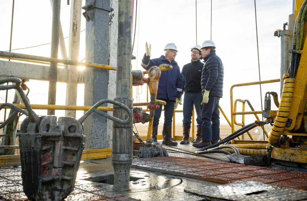 Río Grande: Gustavo Melella visitó los yacimientos petroleros operados por Roch
