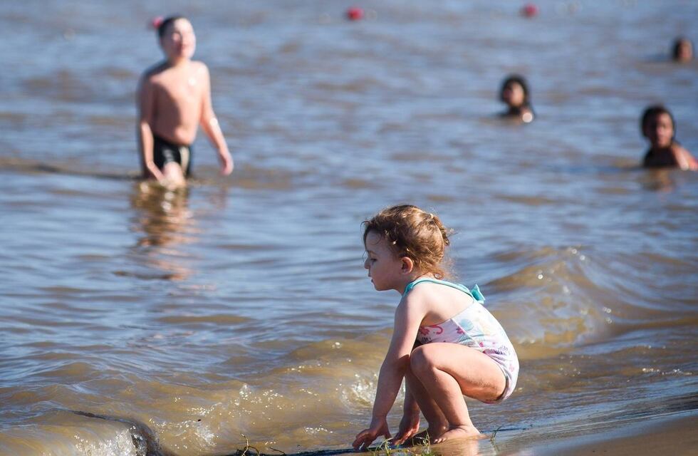 El tiempo en Rosario: las nubes avanzan este domingo, pero el calor no afloja