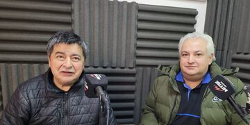 El Secretario General de ATE Tierra del Fuego, Carlos Córdoba y Emilio González, responsable de prensa visitaron "La Hora Vía".