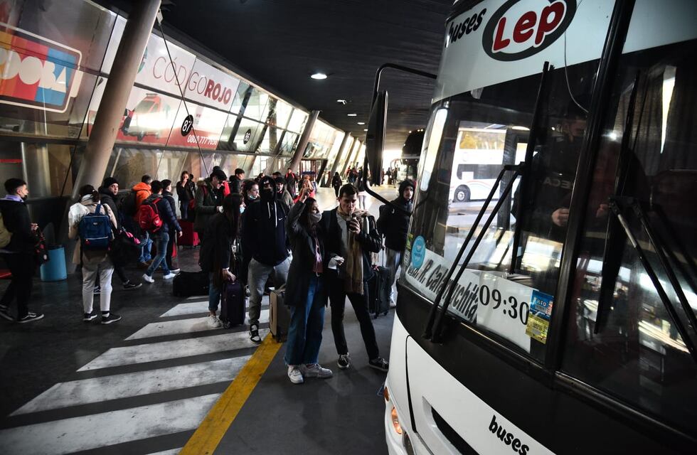 La terminal de ómnibus de Córdoba, a pleno en el inicio del fin de semana extra largo