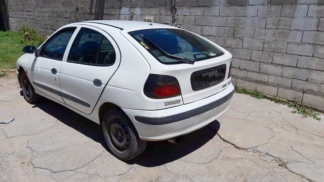 El auto en el que se habrían trasladado los autores de los disparos, en Río Cuarto.