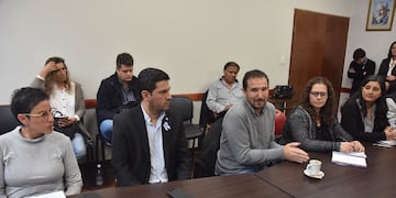 Agustín Yécora, secretario provincial de Salud Mental, encabezó el grupo de funcionarios gubernamentales que llevó sus aportes a la Legislatura.