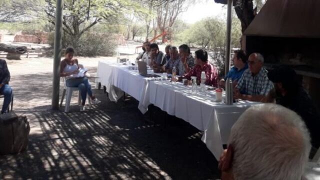 En la reserva provincial Telteca las autoridades de Economía, Senasa, Policía Rural y autoridades de la comuna de Lavalle recibieron a productores ganaderos de la zona. Gentileza Gobierno de Mendoza