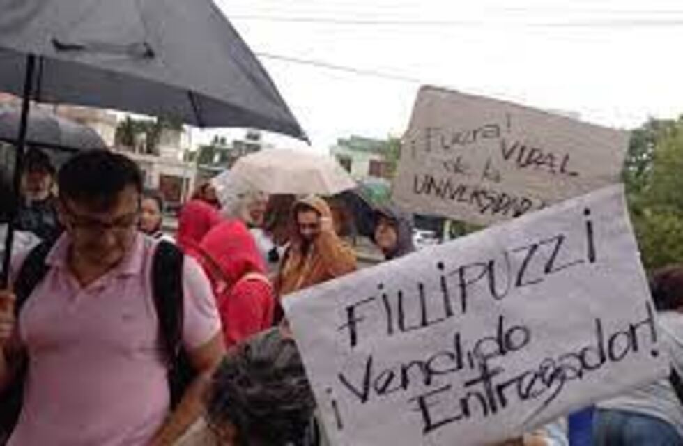 Estudiantes, graduados y trabajadores repudiaron la presencia de Vidal en la UADER