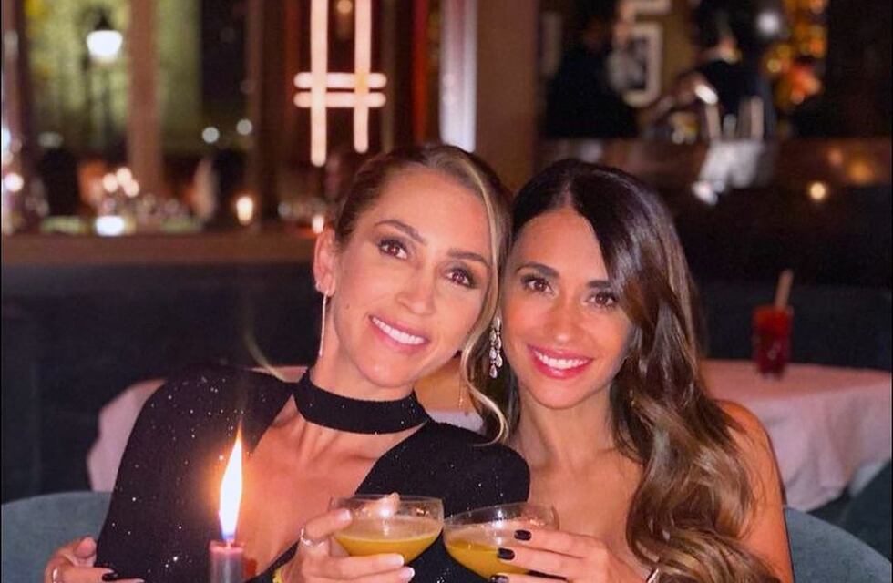 Antonela Roccuzzo se reencontró con sus amigas y estrenó uñas decoradas