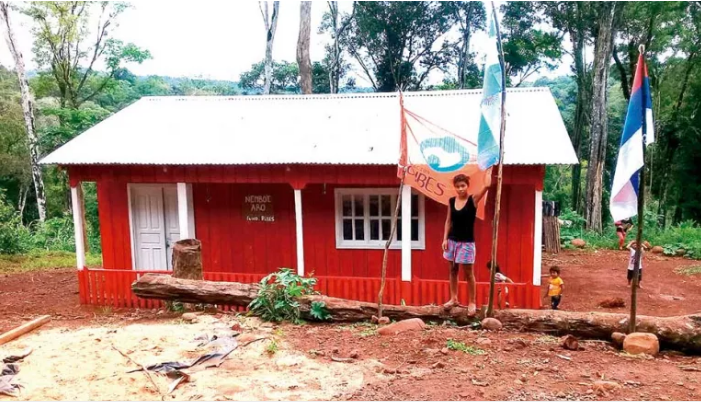 Edificio escolar construido por la Fundación Pibes