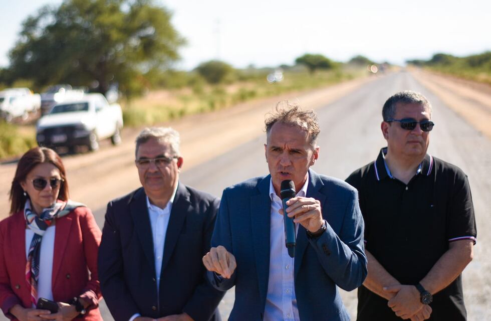 Jalil junto a Katopodis firmaron convenios para el inicio de obra en rutas 2 y 42