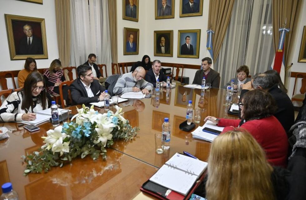 Provincia acordó aumento para estatales en julio y nueva reunión en agosto