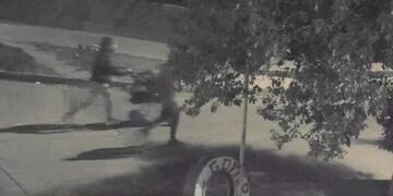 Los robarruedas fueron detenidos en barrio Ampliación Cerveceros.