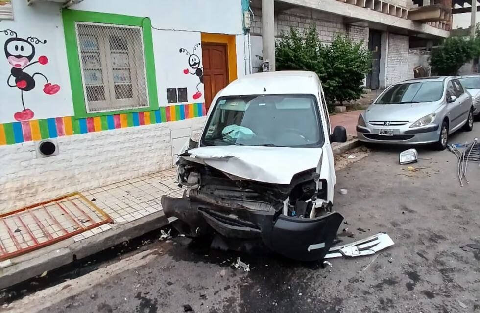 Locura al volante: iba en contramano y chocó a 3 personas en pleno Centro de Córdoba