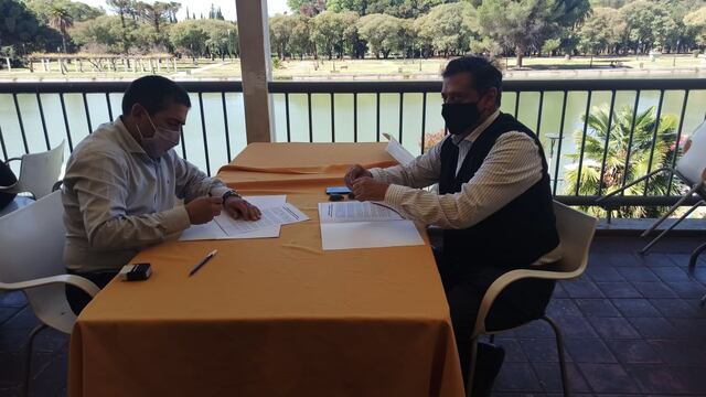 El convenio lo sellaron el intendente Walther Marcolini con el presidente del club Mendoza de Regatas.