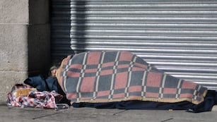 El hermoso gesto solidario de un local mendocino para personas en situación de calle (imagen ilustrativa)
