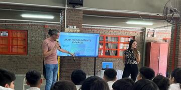 Los concejales Racca y Caruso dan charlas sobre prevención de dengue.