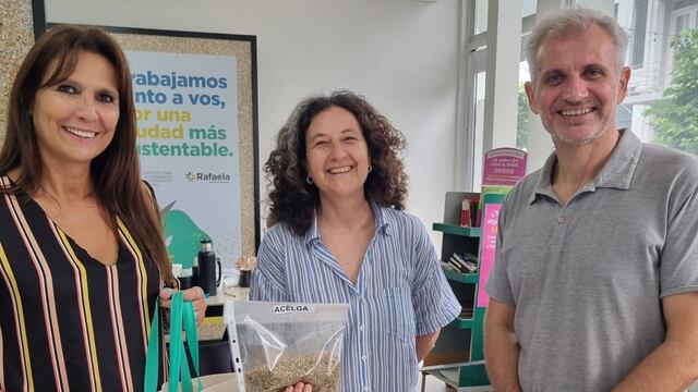 Entrega de semillas para huertas orgánicas a Comunas del área metropolitana.