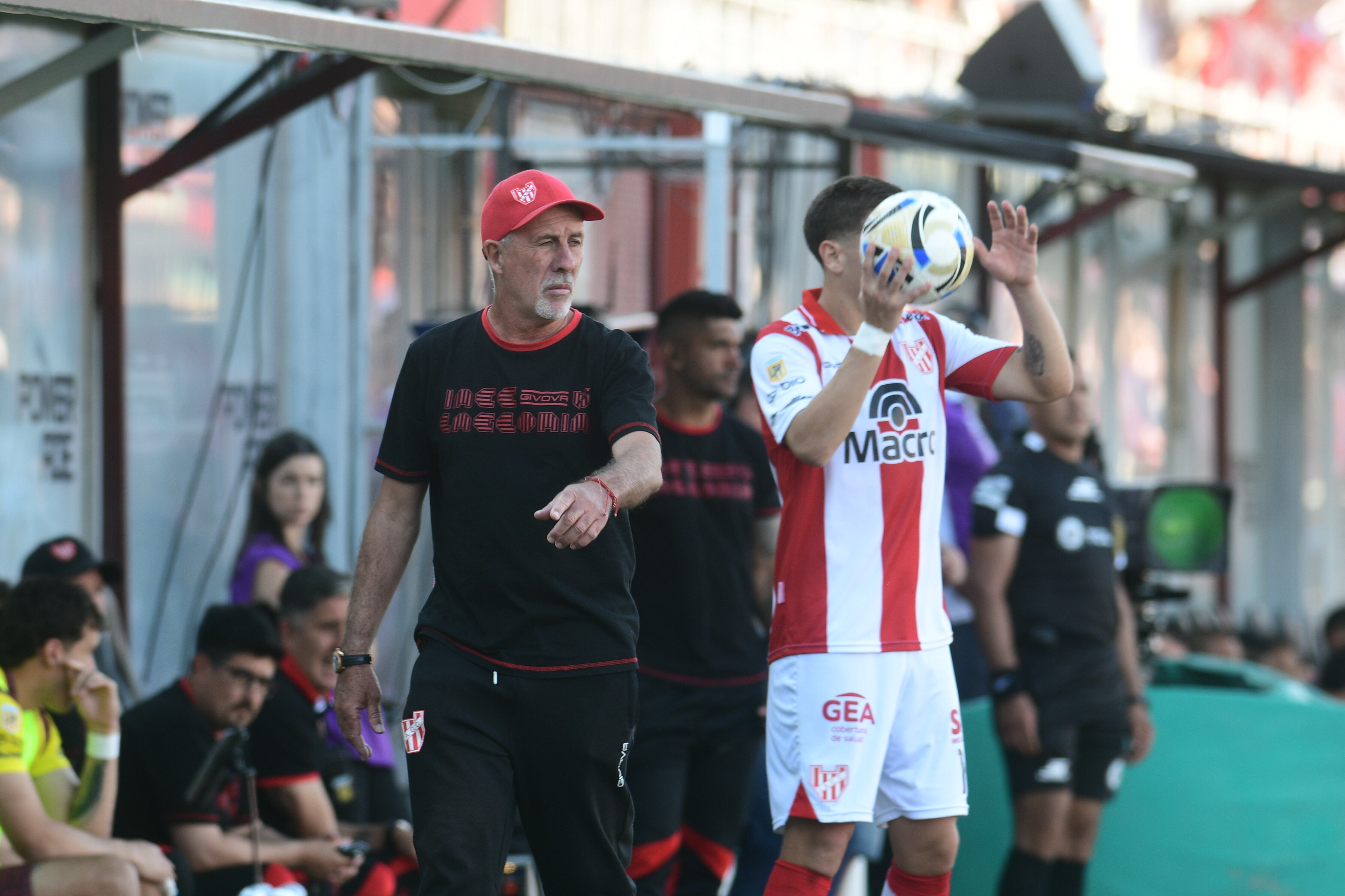 Instituto recibió a Atlético Tucumán por el Clausura de la Liga Profesional. (Ramiro Pereyra / La Voz)