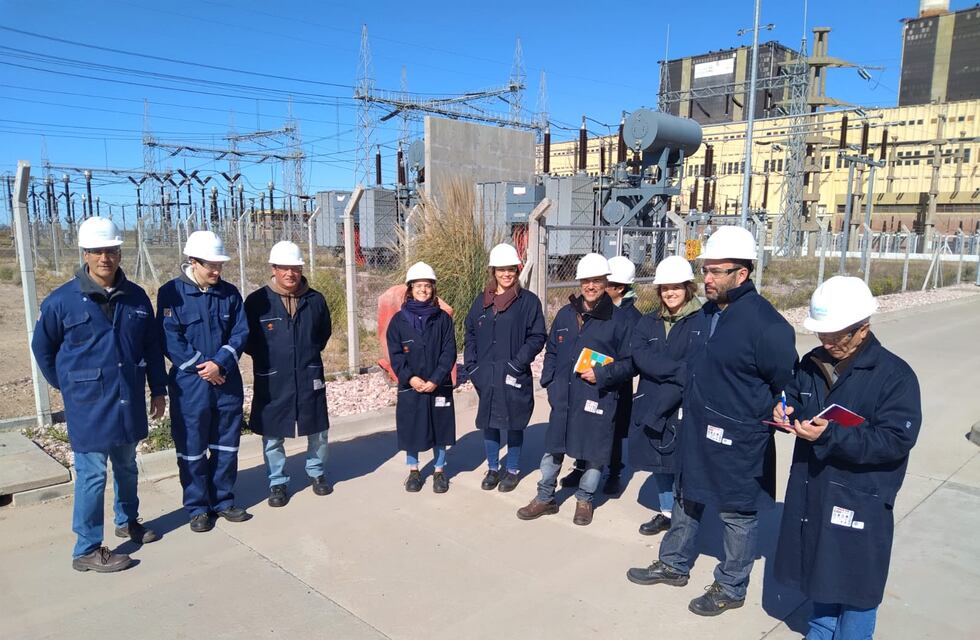 Alumnos de la Tec. Univ. en Energías Renovables y Convencionales visitaron Pampa Energía de Bahía Blanca