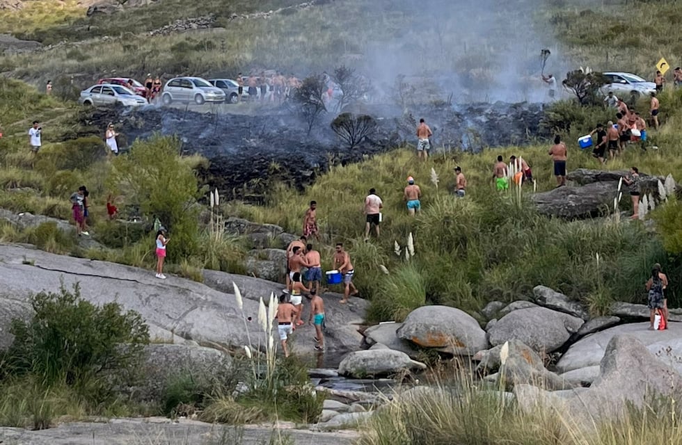 Indignante: quisieron prender fuego para un asado y terminaron incendiando un terreno en Copina