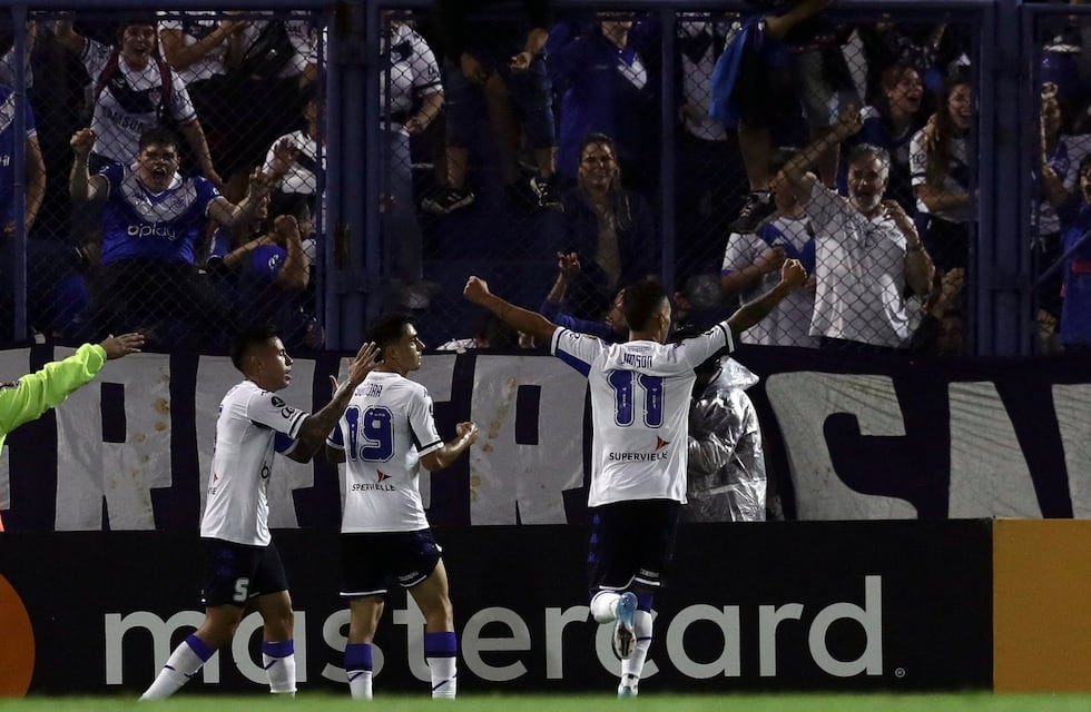 Vélez derrotó 2 a 0 a Rosario Central en Liniers