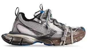 Salen casi 1000 euros y vienen decoradas con barro: cómo son las zapatillas "muddy" de Balenciaga / Foto: Balenciaga