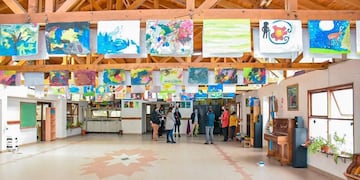 La escuela trabaja desde nivel maternal hasta terciario, logró administrarse para que todas las etapas puedan retornar a clases.