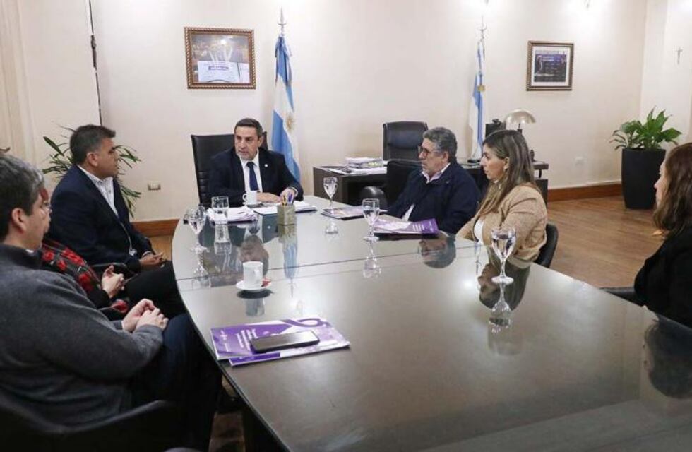 Capacitan a equipos de salud en el abordaje integral de la demencia