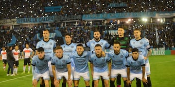 Belgrano y otro recibimiento espectacular, a todas luces (Javier Ferreyra / La Voz).