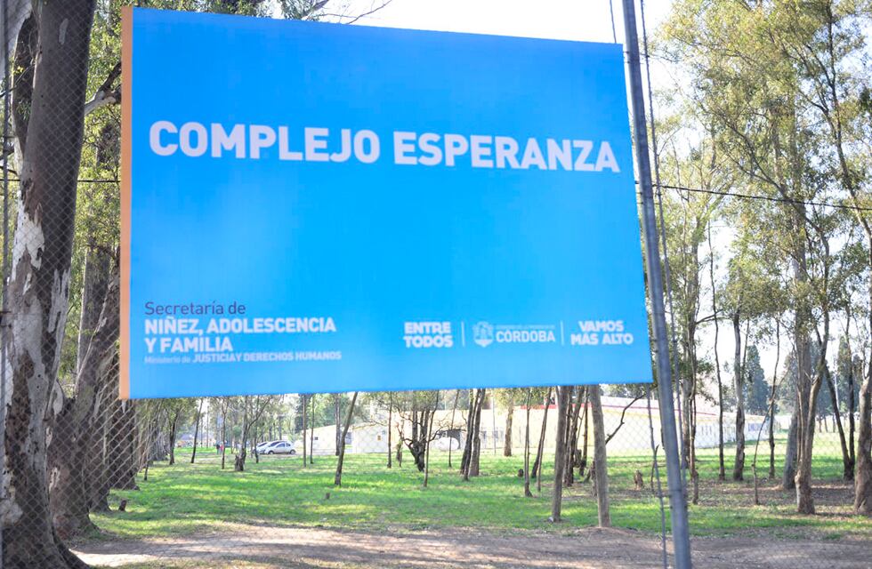 Adolescentes desarmaron un metegol y atacaron a los guardias del Complejo Esperanza en Córdoba
