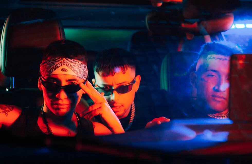 Neo Pistea presentó “O.V.N.I.” junto a Pekeño 77 y Franux BB