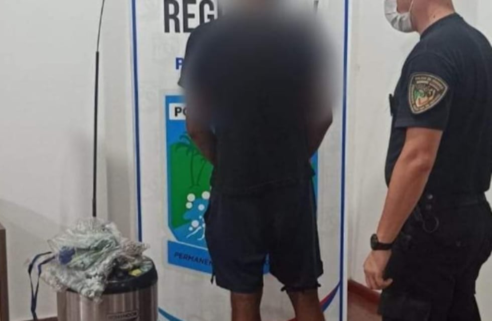 Efectivos policiales detuvieron a un joven en Puerto Iguazú