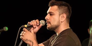 El nuevo cantante del grupo Chébere.