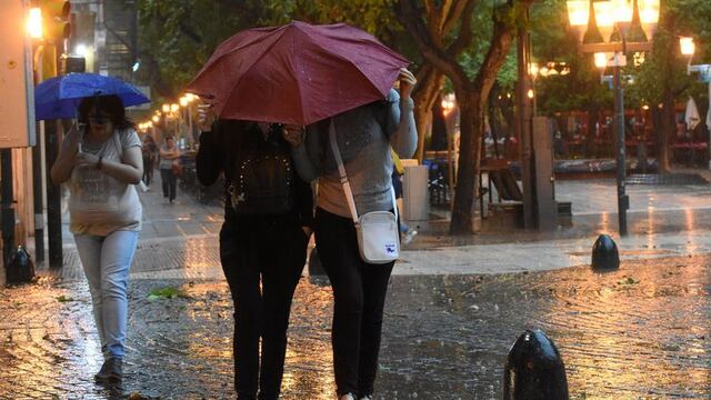 Fuertes lluvias en Mendoza, luego de la masa de calor.