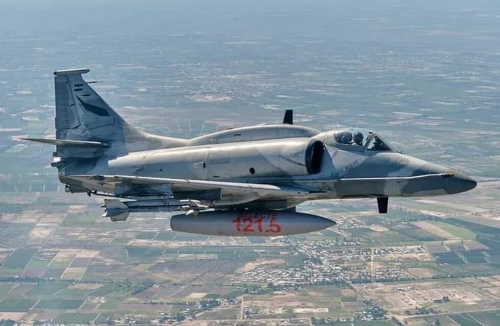 Sorpresa en Córdoba por vuelos de la Fuerza Aérea: una de las unidades aterrizó de emergencia